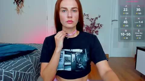 Snapshot of britneyhall chatting on February 17, 7:04 am britneyhall online show from February 17, 7:04 am