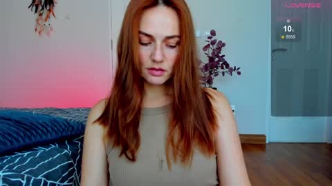 Snapshot of britneyhall chatting on January 12, 9:19 am britneyhall online show from January 12, 9:19 am