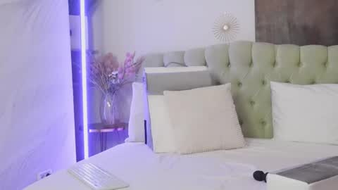BritneySynn online show from May 9, 5:09 am