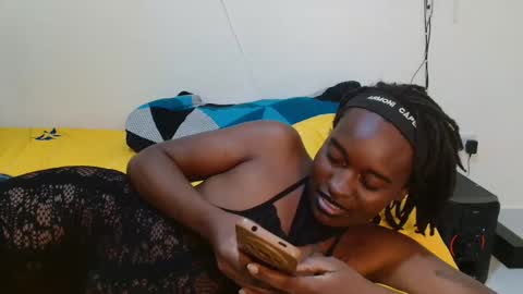 broken_haloo online show from March 27, 6:26 am