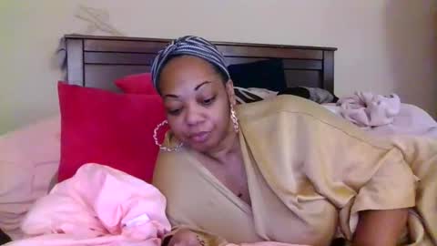 brownroundrenee online show from May 30, 12:25 pm