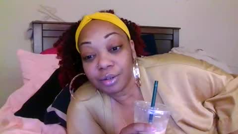 brownroundrenee online show from May 19, 9:38 am
