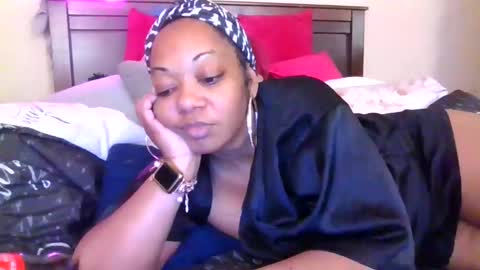 brownroundrenee online show from March 31, 10:15 am