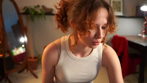 Tess online show from April 27, 1:41 pm
