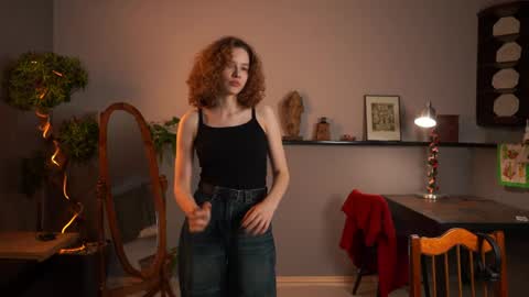 Tess online show from April 22, 2:03 pm