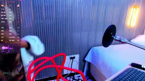 ZOE online show from May 17, 1:10 pm