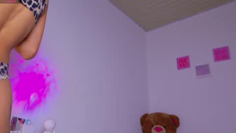 SARAH  online show from December 23, 6:06 am