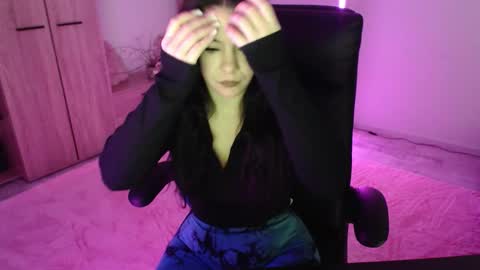 bubblebabe_ online show from November 7, 11:16 am