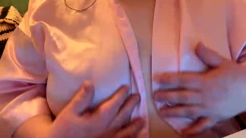 bubblegirl online show from March 16, 9:52 pm