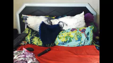 bulkyyass4u online show from December 4, 2:14 am