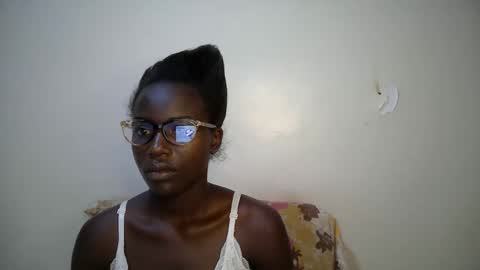 bunny_bliss1 online show from April 3, 8:40 pm