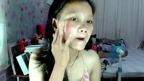 Snapshot of bunny_flower18 chatting on January 3, 1:47 pm bunny_flower18 online show from January 3, 1:47 pm