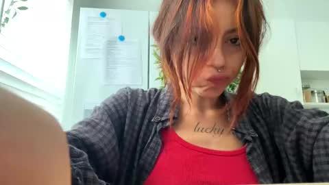 Bunnyaliengirl online show from November 19, 9:26 pm