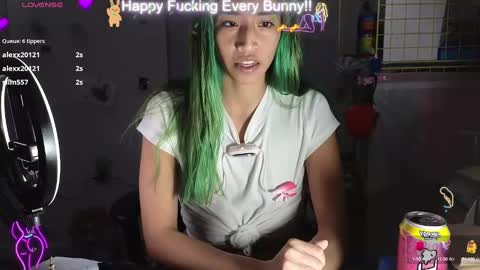 Tokki  bunny  online show from January 31, 11:45 pm