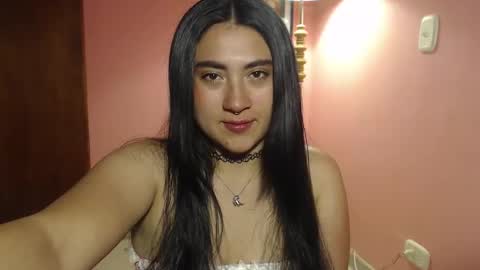 bunnyEmilyR0s33 online show from January 8, 8:06 am