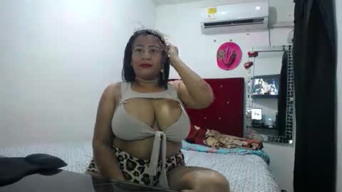 busty_latinax online show from January 14, 5:34 am