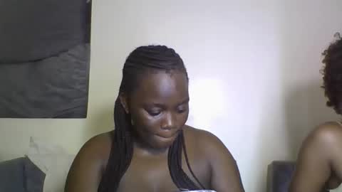 busty_mellons online show from September 28, 11:43 pm