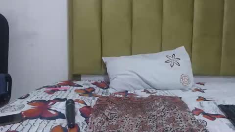 bustytessa37 online show from November 13, 5:06 am