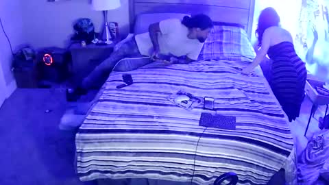 busybee83 online show from November 2, 11:24 am