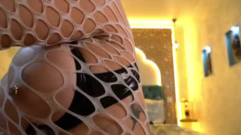butterbeba online show from July 11, 8:09 pm