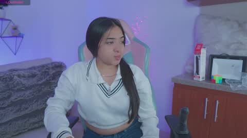 Snapshot of buttercup_li chatting on September 16, 1:24 am buttercup li online show from September 16, 1:24 am