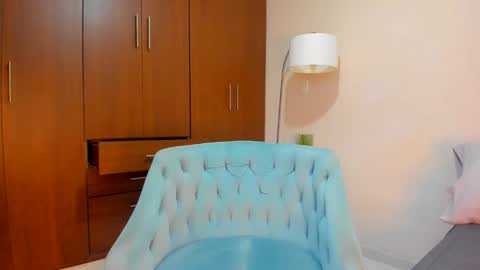 Snapshot of buunnyyhot chatting on December 13, 1:44 pm Rosse online show from December 13, 1:44 pm