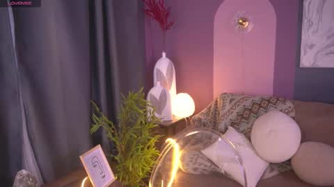 Kira online show from October 13, 11:57 am