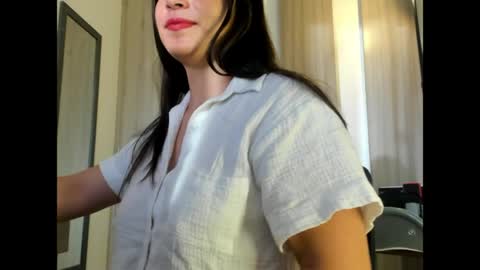 caitlingomez0 online show from May 18, 11:27 am