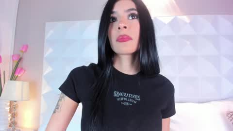 Snapshot of caitlyncouper chatting on December 26, 5:19 pm Caitlyn online show from December 26, 5:19 pm