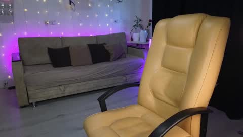 Dasha       inst       dasha is nice online show from October 11, 4:28 am