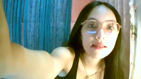 Snapshot of calla_freya chatting on October 3, 3:00 am Freya online show from October 3, 3:00 am