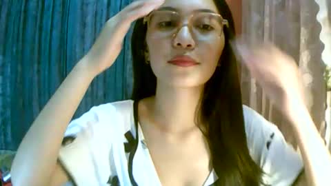 Snapshot of calla_freya chatting on September 17, 9:40 am Freya online show from September 17, 9:40 am