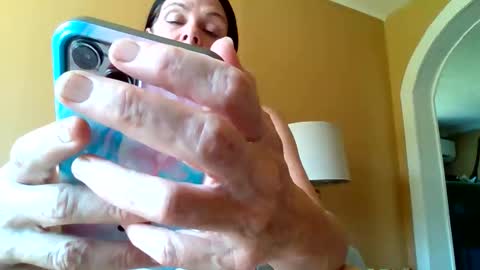 Calli online show from April 9, 7:08 pm