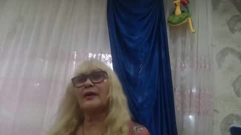 CamDiva1 online show from October 12, 4:37 am