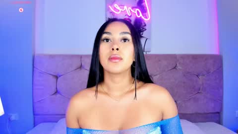 Snapshot of cameliaa_smiith chatting on January 25, 3:09 am Camelia Smith online show from January 25, 3:09 am