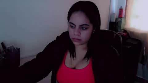 Snapshot of cami_bunnygirlx chatting on December 6, 10:18 pm CAMI online show from December 6, 10:18 pm