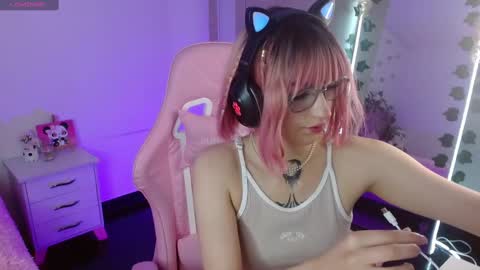 Snapshot of cami_mila99 chatting on December 29, 3:00 am CAMI online show from December 29, 3:00 am