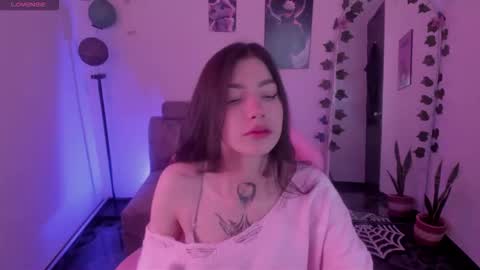 Snapshot of cami_mila99 chatting on October 1, 9:20 pm CAMI online show from October 1, 9:20 pm