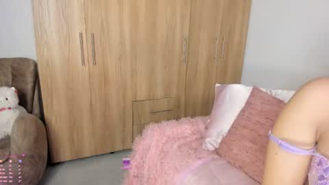 camijhonss online show from June 30, 11:59 pm