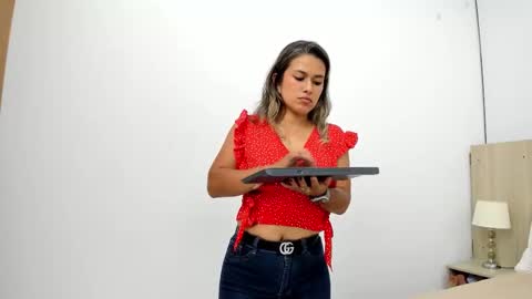 Snapshot of camila_borbon chatting on October 30, 4:08 pm camila Borbon online show from October 30, 4:08 pm