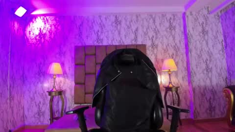    online show from February 14, 7:33 pm