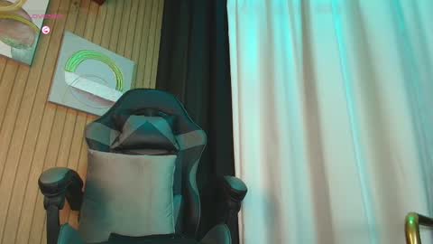    online show from November 13, 9:08 am