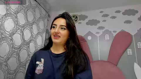 Snapshot of camilahunter__ chatting on February 11, 4:01 am Camila online show from February 11, 4:01 am