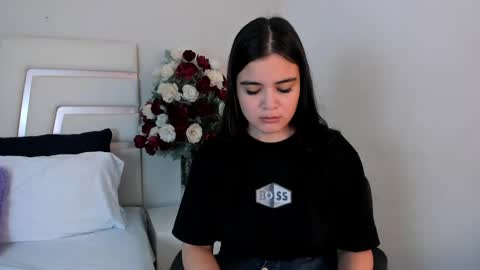 Snapshot of camilasofiia chatting on January 7, 7:17 pm Camila online show from January 7, 7:17 pm