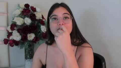 Snapshot of camilasofiia chatting on December 19, 8:23 pm Camila online show from December 19, 8:23 pm