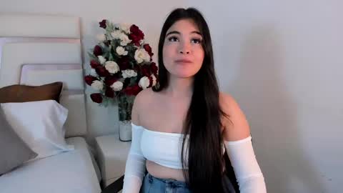 Snapshot of camilasofiia chatting on March 4, 8:27 pm Camila online show from March 4, 8:27 pm