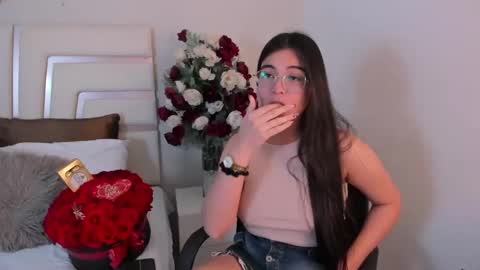 Snapshot of camilasofiia chatting on February 15, 6:12 pm Camila online show from February 15, 6:12 pm