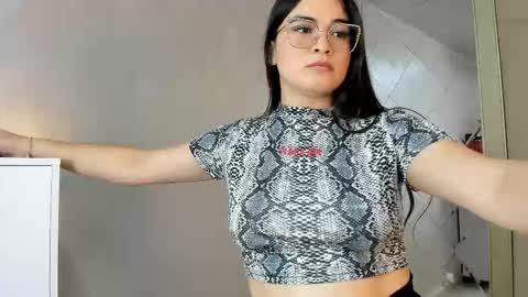 Snapshot of camilasofiia chatting on September 16, 7:44 pm Camila online show from September 16, 7:44 pm