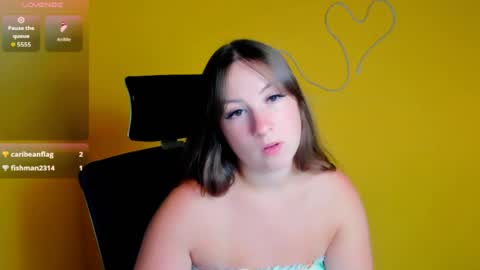 Camilla online show from August 3, 9:04 am