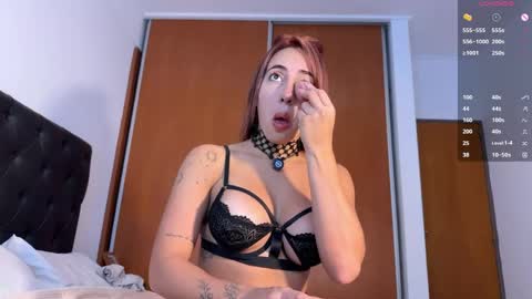 camilla_sanchez online show from May 22, 5:11 pm